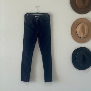 Levi's Women's black velvet Skinny Jeans